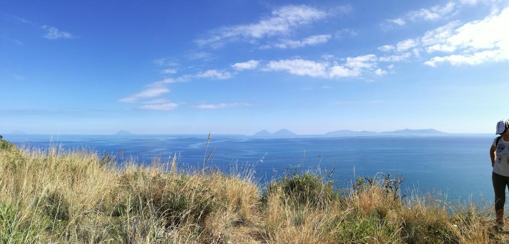 Appartamenti Vacanze Mareemare Capo dʼOrlando Eksteriør billede