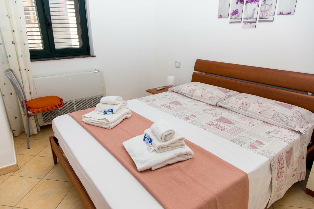 Appartamenti Vacanze Mareemare Capo dʼOrlando Eksteriør billede