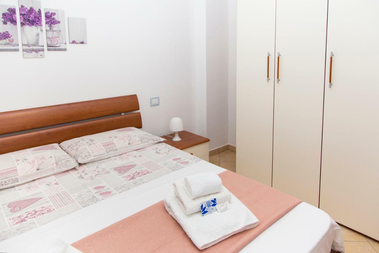 Appartamenti Vacanze Mareemare Capo dʼOrlando Eksteriør billede
