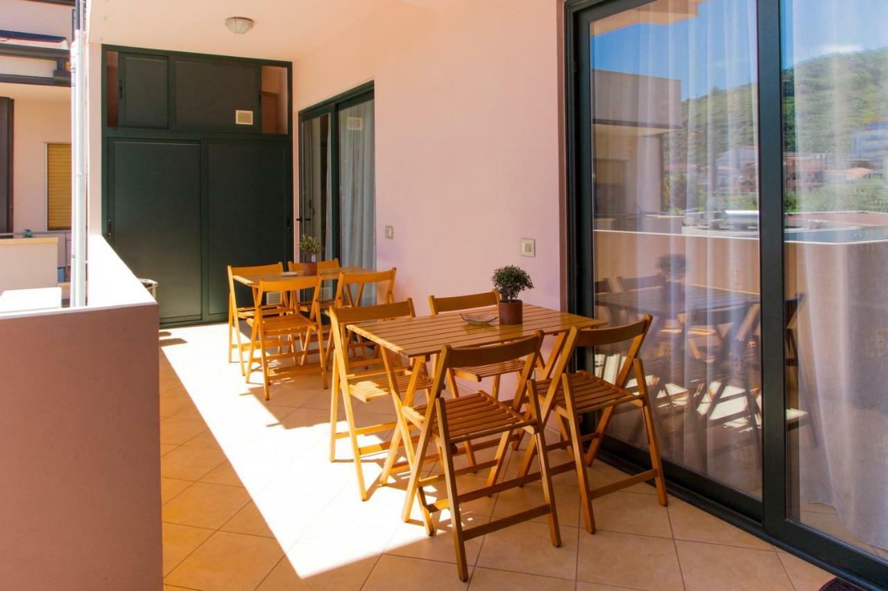 Appartamenti Vacanze Mareemare Capo dʼOrlando Eksteriør billede