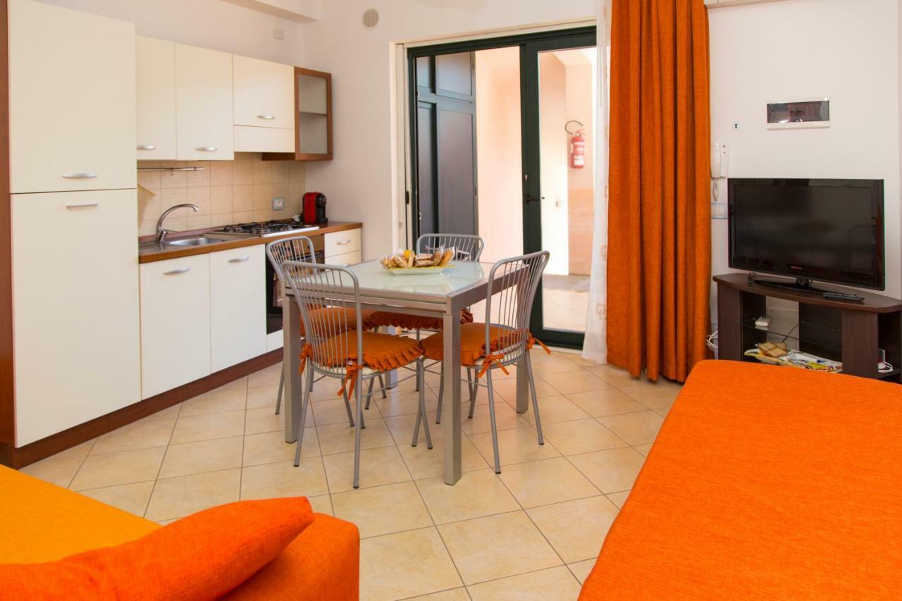 Appartamenti Vacanze Mareemare Capo dʼOrlando Eksteriør billede